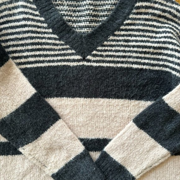 Doe & Rae Sweater, Chunky Striped Oversized Plush V-Neck - Picture 8 of 8